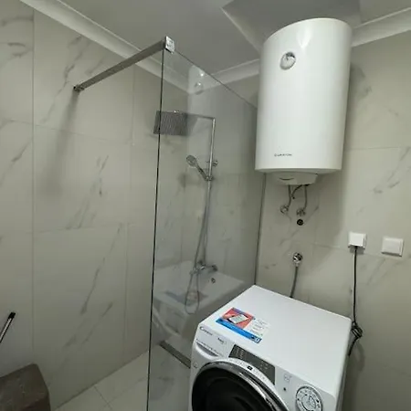 Long Royal بودغوريتْسا