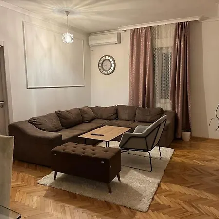 Long Royal * Podgorica