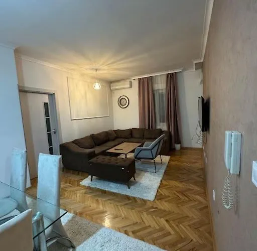 Long Royal * Podgorica